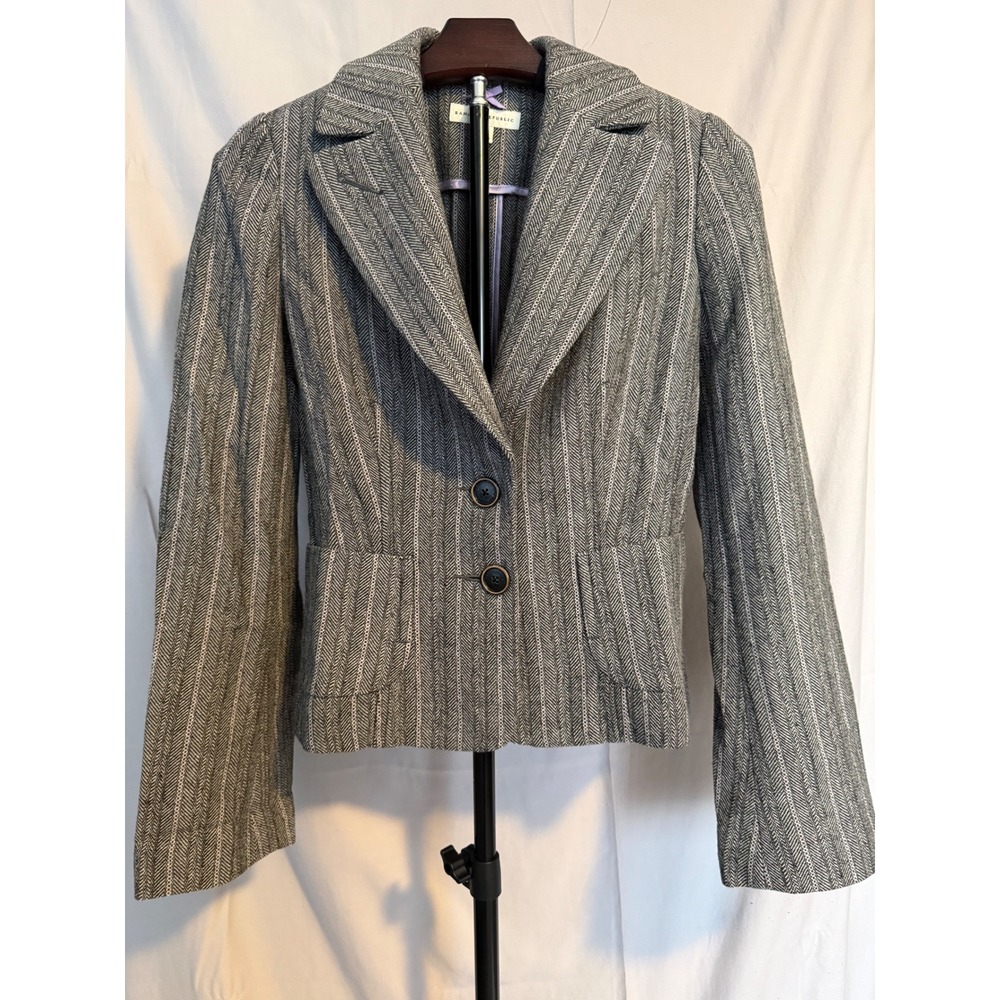 Banana Republic Gray Herringbone Blazer Size 4 Puff Shoulder Tailoredโ Jacket